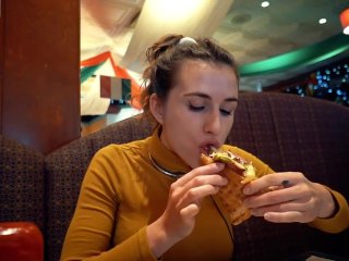 Piper Blush EatingPizza in_Slow-motion