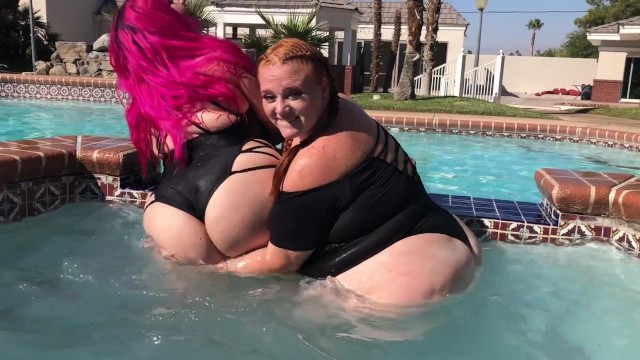 BBW Babes in Pool