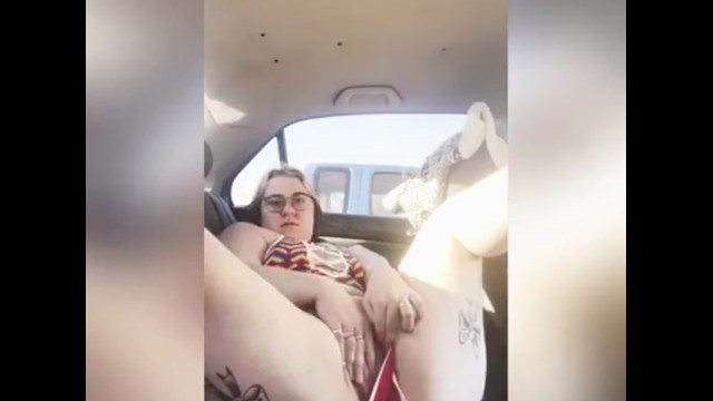 Rey Reigns plays with herself in her car. 3