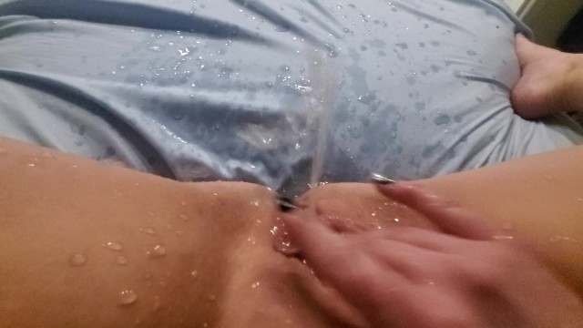 Squirt On Bed - Fingering Pussy, Huge Squirt Leaves Puddle in Amateur Bed - Pornhub.com