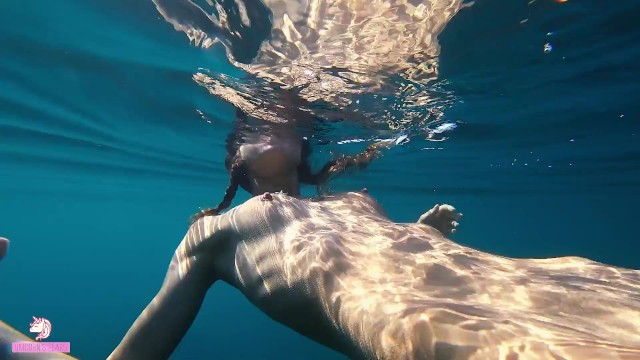 640px x 360px - Naked Mermaid let me Swim with her and I Filmed her - Pornhub.com