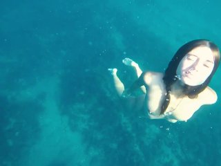 Naked Mermaid Let Me Swim_with Her_and I Filmed Her