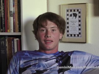 20 Yo Str8 Guy Wants To Do Porn… Interview & Handjob
