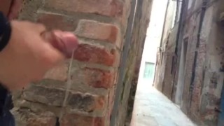 In Venice There Was A Cumshot