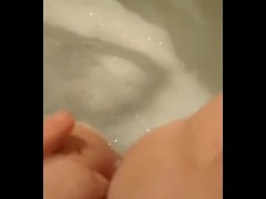Rub a dub dub i play in the tub