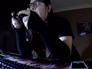 Chubby Shemale Gamer Girl Plays Pso And Takes A Dick