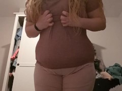 BBW TEEN stripping and showing off body 