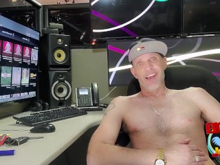 Chase Timber Justa9er big white cock in singlet stroking for you