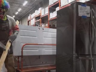 QUEEN FUCKS CLOWN IN HOME DEPOTFULL VERSION