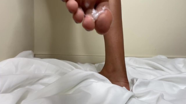 Black Girl Gets Fuck Doggiestyle and Takes a Load on her Black Feet -  Pornhub.com
