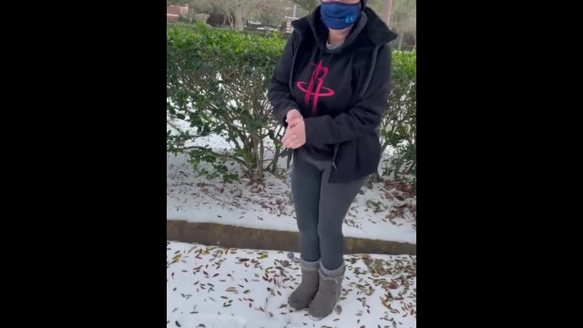 Houston Snowpocalypse 2021- ButtPlugBetty squirts in the snow! 2