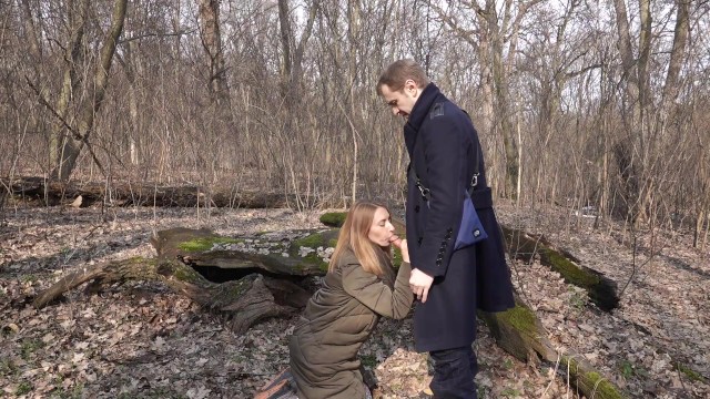 Amateur Blowjob Woods - Pretty Girl made a Sweet Quick Blowjob in the Woods on the first Date -  Pornhub.com