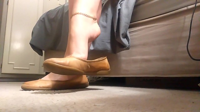 Anklet Feet Trampling - Flat Shoeplay with Sexy Anklet - Pornhub.com
