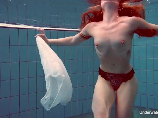 Underwater swimming babe Alice Bulbul