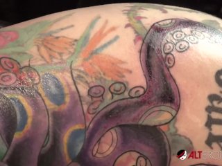 Marie Bossette Gets a Painful Tattoo_on Her Leg