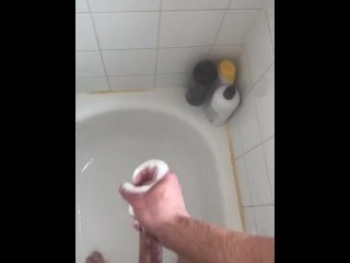 Quick Cum In The Shower