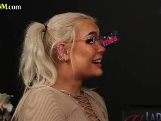 Nerdy CFNM blonde blowing_cock at the job talk