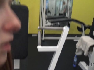 HUNT4K Magnificent chick gives trimmed vagina for_cash in_the gym
