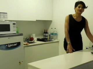 40 Perla Lopez, Psicologa Ninfomana De Nuevo En Bs As, Se Coje Al Plomero Y Media Hora Despues Trae