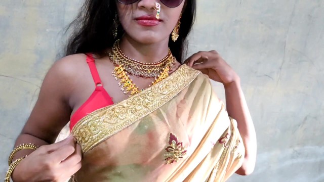 640px x 360px - Desi Bhabhi Wearing a Saree and Fucking in Devar - Pornhub.com