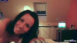 German Milf-Amateur Reife Deutschlehrerin Ficks At Home On School Trip