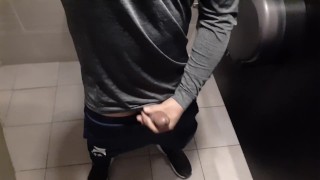 JAKOL HANGGANG LABASAN SIKAT NA YOUTUBER PUBLIC WASHROOM SCANDAL