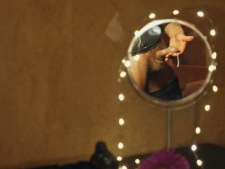 Round Mirror - Very Spontaneous Idea To Film Hard Cock With Cumshot In The Round Mirror