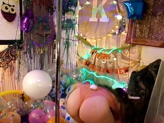 HD LOONER Fuck Bunny plays with her big balloons! +100 Balloons B2P Suck_Fucked&Pussy stuffed to_cum