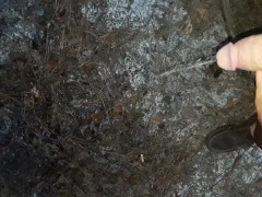 pissing while on a hike (: