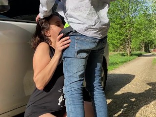 Oral sex with sexy stepmom on the way_to the art_gallery and huge cumshot
