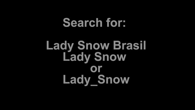 DUAS PELUDAS BATENDO BUMBUM COM DILDO DENTRO- LADY SNOW /RAVE GIRL