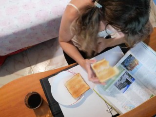 Cum breakfast-toast with milk_while I am reading