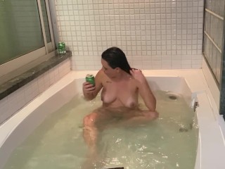 brazilian milf leydisgatha fucking in the bathtub and_cumming on the_hot dick