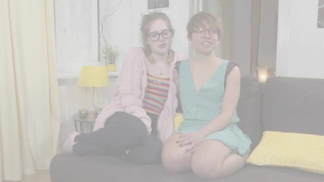 Orgasmische Zungenspielchen mit Luna 