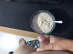 Cum breakfast - adding extra protein to my porridge and eat it.