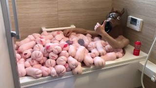 【個人撮影】総額100万円以上⁉︎ オナホール４００個で、オナホ風呂を作ってみた!  Japanese Amateur Squirt  masturbation sex  anal オナニストたけ