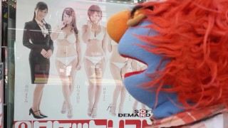 Bikini Valantino Meets Hot Japanese Girls On Tokyo's Streets