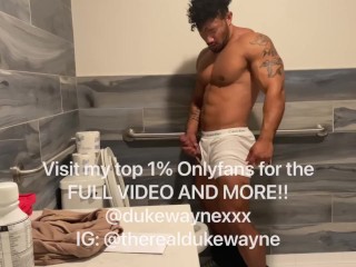 Pissing_in the gym bathroom then cumming