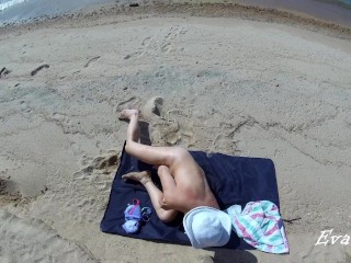 Fished a big dildo inthe sea and cum with a_squirt