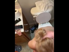 Wife gives head before she gets in the bath