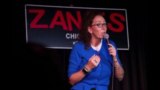 Alia Janine Performing At Chicago's Zaine's Comedy Club