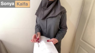 A Secretary In A Hijab Is Fucked At The Boss's House