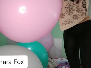Inflating big balloons – Blowing into huge balloons