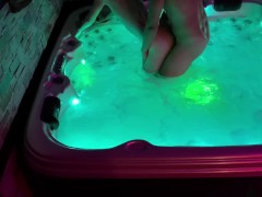 Jacuzzi Inconnue Anal and Facial