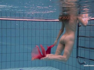 Bultihalo_is a super beautiful sexy girl underwater