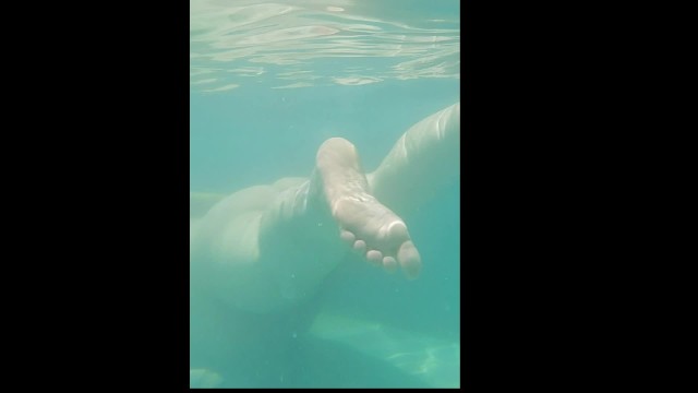 CHUBBY GIRL BIG ASS SWIMMING ABSOLUTELY NAKED UNDER WATER BBW - Pornhub.com