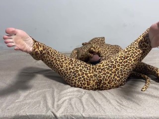 pervert cheetah masturbating and CUMMING on my wrinkled soles