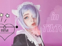 Rem playing with pussy and posing in tik tok 18+