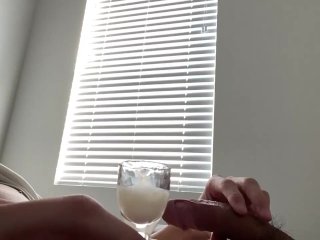 One Week Load / Cumming In A Glass (1週間禁欲、ショットグラスの中で射精)