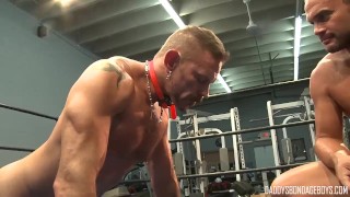 Hunky guy makes his boyfriend do pushups in the ring